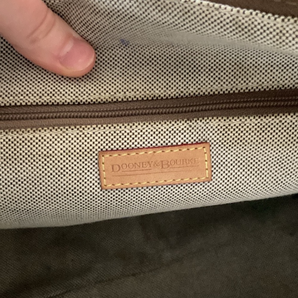 Dooney & Bourke signature shoulder bag. K664407 - Picture 16 of 16